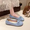 Sapatos de salto baixo com laço combinados com mocassins estilo fada, mocassins de sola macia para primavera e outono, saia de sola plana 2026, novo tecido estilo francês