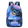Temporada de apertura súper ventas moda ligera mochila escolar para estudiantes mochila de dibujos animados artículo periférico de animación bolsa de viaje bolsa para computadora en stock