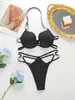 Conjunto de lingerie minimalista com alça preta, sutiã push-up de decote profundo + calcinha fio dental vazada, estilo hot girl europeu e americano, Amazon transfronteiriça
