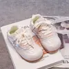 Zapatos Deportivos para Niños 2026 Otoño Nuevo Estilo Moda para Niñas con Cordones Zapatos de Goma Suela Suave Color Sólido Zapatos Casuales