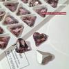 Popular en línea popular rosa seco K9 taladro de uñas súper brillante púrpura puntiagudo diamante con forma especial Corazón Torcido caramelo de roca pegado de uñas Diamante