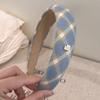 Faixa de Cabelo Azul com Etiqueta Dourada Feminina 2024 Novo Estilo Pressão Alta no Topo Craniano Faixa para Lavar Cabelo Headwear de Menina Doce Versátil Cartão de Cabelo