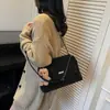 Bolsas Transfronterizas Bolsos de Mujer 2025 Invierno Nueva Moda Bolso de Cadena de Alta Calidad Bolso de Hombro de Moda Bolso Tote para Viajes
