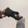Sapatos Mary Jane de Pelúcia Estilo Francês para Mulheres, Novo Modelo Inverno 2026, Mocassins Florais com Laço e Strass, Sapatos de Lã Simples