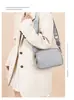 Bolso Pequeño Cuadrado Popular de Cuero Genuino Transfronterizo, Estilo Retro Europeo y Americano, Bolso Versátil de Hombro y Cruzado, Color Sólido Simple, Patrón Granulado, Piel de Vaca de Primera Capa