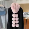 Bufanda nueva de piel sintética de zorro, estilo coreano, elegante y afelpada, con cierre magnético, ofreciendo una sensación lujosa y cálida, y con pompones de piel sintética