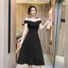 Vestido de Noche de un Hombro para Mujer 2026 Nuevo Negro Estilo Anfitriona Elegante Nicho Lujo Ligero Sensación de Alta Gama