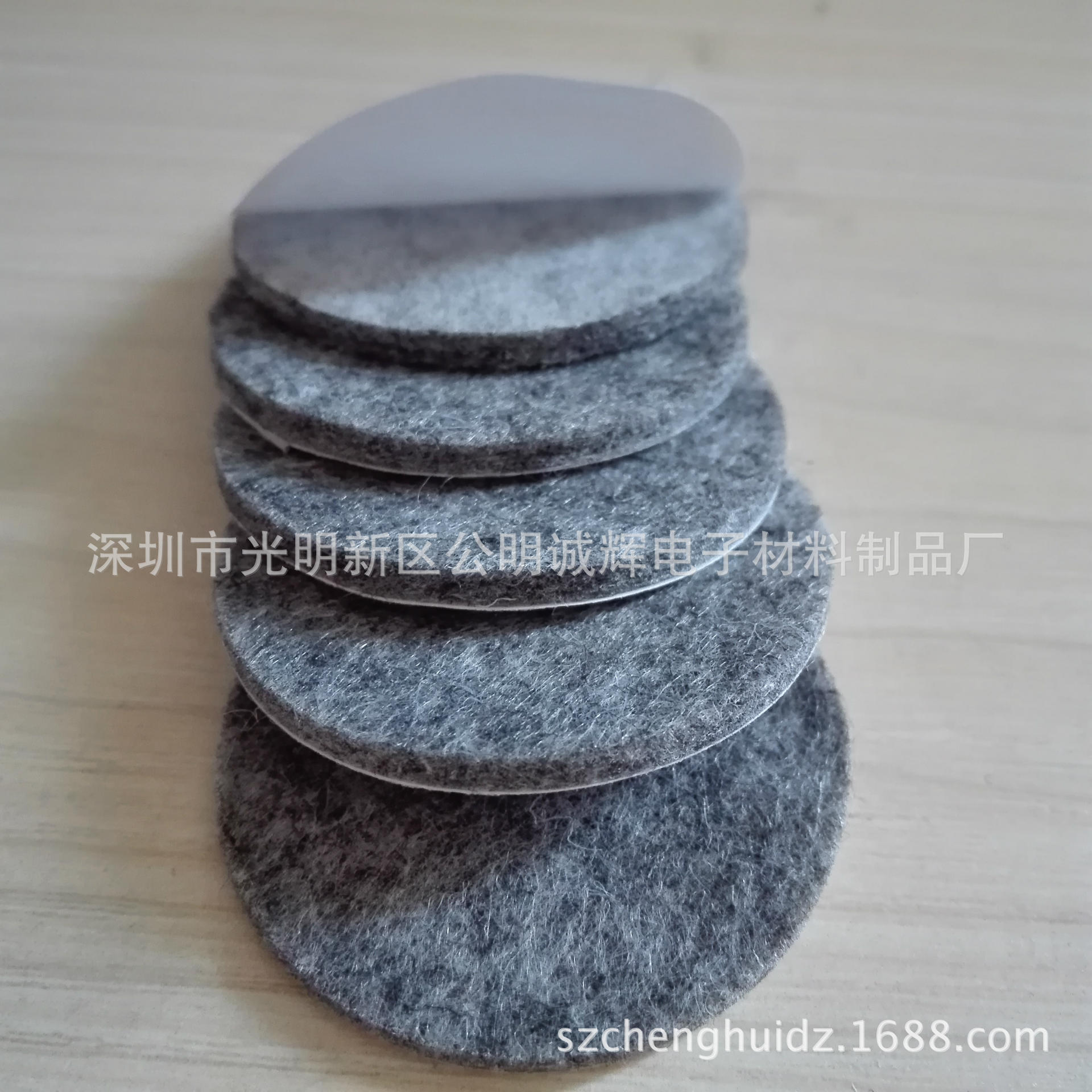 自粘灰色毛毡垫