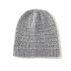 Cachemira 2026 Otoño/Invierno Nuevo Estilo para Mujer de Gama Alta Color Sólido Tejido de Punto Trenzado Engrosado Cálido Moda Gorro de Punto Casual