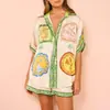 Traje de shorts con botones y cintura fruncida, camisa casual estampada elegante nueva para mujer, estación independiente europea y americana 2024