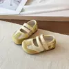Novos tênis esportivos de sola reta 2026 modelo novo primavera-verão, sapatos casuais de velcro, novos sapatos單 de camurça para mulheres