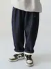 Pantalones Casuales Gruesos Bordados Elegantes de Invierno 2025 para Niños, Niños Grandes Jeans Rectos Integrados de Polar Modernos