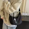 Bolsa Cruzada Nueva Casual Versátil de Nylon Popular Bolso Cruzado Forma de Empanadilla Versátil Nicho Hombro Bolsa para Viajar al Trabajo Venta al por Mayor