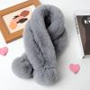 Bufanda de Felpa Calentador de Cuello para Hombres y Mujeres, Nuevo Estilo Versátil Invierno 2025, Piel Sintética de Conejo, Engrosado, Diseño Cruzado, Sensación de Alta Calidad