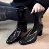 Sapatos femininos de bico fino em couro, adequados para primavera e outono, com salto grosso, couro genuíno e design de corte profundo, apresentando couro macio e salto alto - uma nova coleção primavera 2024
