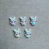 Conejo Chef de Dibujos Animados Lindo Conejito Rubor Blanco Accesorios de Resina DIY Pasador Adorno para el Cabello Funda de Teléfono Pegatina Venta al por Mayor