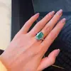Anillo de Lujo Ligero de Moda con Flor de Hielo de Gran Quilate Paraíba Incrustado con Diamantes de Alto Carbono Anillo Cuadrado de Tanzanita Azul para Mujer