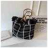 Bolso informal de estilo occidental para mujer, nuevo bolso de mano de estilo coreano de color liso, elegante, de un solo hombro, sencillo y portátil, a cuadros, 2023