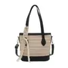 Bolso Bandolera Tejido de Moda para Mujer 2025 Nuevo Bolso de Paja Texturizado Bolso de Hombro Único Cruzado Bolso Cubo Casual de Color Contrastante