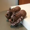 Zapatos Birkenstock con Forro de Felpa para Niñas Invierno 2025 Nuevos Zapatillas Casuales Cálidas para Niños Zapatos de Entrenamiento Alemanes de Doble Capa para Niños