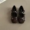 Projetados com uma Saia em Mente, Sapatos Mary Jane para Mulheres na Primavera e Verão, Estilo Doce com Tiras de Fivela, Bico Quadrado, Boca Rasa, Retrô, Versátil e Confortável