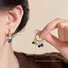 Brincos de Flor Branca Estilo Férias de Primavera para Mulheres, Tarraxas Dopamina Únicas com Design de Nicho e Acessórios de Orelha Versáteis