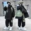 Conjunto de outfit de primavera para niños 2026 nuevo conjunto deportivo de dos piezas tipo cortavientos estilo coreano para niños medianos y grandes, elegante para primavera y otoño