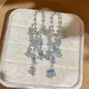 Aretes de Borla con Flor Azul Hielo Incrustaciones de Diamante de Aguja Plateada, Aretes de Lujo Ligero de Gama Alta, Accesorios para Orejas Versátiles Simples y a la Moda