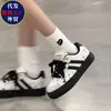 Zapatos de Lona con Suela Gruesa 2026 Primavera/Otoño Estilo Caliente Estilo Universitario Versátiles Zapatos de Tabla Estilo Coreano de Nicho Cómodos Casuales Zapatos Blancos