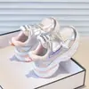 Zapatos Deportivos Nuevos de Moda Primavera 2026 para Niños con Hebilla Giratoria Zapatos para Niñas Zapatos de Correr Estilo Coreano para Niños Zapatos de Papá