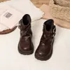 2026 Novas Botas de Couro Chunky Retrô para Meninas com Zíper Lateral, Solado Macio, Moda Outono/Inverno para Bebês, Botas Curtas