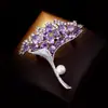Elegante Broche de Hoja de Ginkgo para Mujer, Gama Alta, Exquisita Flor de Cristal, Accesorios de Pines de Diseño de Nicho de Lujo Accesible