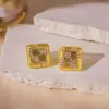 Pendientes de Botón Cuadrados con Textura de Diamantes a Cuadros, Pequeños y Exquisitos, Pendientes Versátiles Simples con un Toque de Lujo Ligero y de Gama Alta