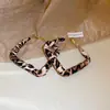 Pendientes Retro Europeos y Americanos de Otoño e Invierno con Estampado Geométrico de Leopardo en Piel Lujo Accesible Pendientes de Gama Alta Pendientes de Moda Elegantes y con Estilo para Mujer