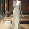 Em Estoque: da Coleção [Luz Flutuante] da Yishidao, Vestido Elegante Leve de Alta Durabilidade com Flores Tridimensionais, Sem Mangas, Plissado, Emagrecedor
