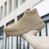 Tênis esportivo de corrida versátil e moderno para homens e mulheres plus size, tênis estiloso slip-on de malha fly para casais