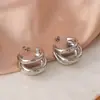 Brincos redondos texturizados da Amazon para mulheres, design de nicho, brincos versáteis e da moda, argolas com sensação de luxo leve e de alta qualidade