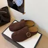 Sandalias de plataforma, que aumentan la altura, con punta abierta para mujer, adecuadas para uso en exteriores, nueva colección otoño 2026, estilo slip-on, con diseño de punta falsa