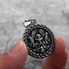 Colgante Nórdico Retro de Acero Inoxidable para Hombre y Mujer Vikingo Doble Cara Símbolo Triángulo Odín Collar