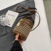 Bolsa Pequena Versátil Retrô para Mulheres Outono 2025 Nova Moda Nicho Bolsa Transversal Textura Acolchoada Bolsa Carteiro Bolsa Saco
