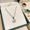 Versa Tiktok Mori design de nicho Pingente de garra de gatinho pérola banhado a ouro elegante para menina presente requintado