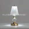 Lámpara de Cristal de Lujo Ligero Luz de Noche para Dormitorio Moderna Simple Decorativa Lámpara de Mesita de Noche de Gama Alta Lámpara de Cristal Lámpara de Mesa Pequeña Recargable