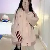 Chaqueta de Béisbol Retro Americana para Mujer 2025 Primavera y Otoño Nuevo Diseño de Empalme Holgado Chaqueta Rosa con Cuello Alto