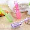 Escova de Limpeza de Plástico Transparente Personalizada Pode Ser Alterada para Diferentes Materiais e Cores de Acordo com as Necessidades dos Hóspedes. Corpo e Cerdas da Escova