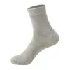 Calcetines de Negocio para Hombre Otoño Invierno Calcetines de Media Pantorrilla Algodón Puro Absorbentes de Olor Transpirables que Eliminan el Sudor Calcetines Deportivos de Color Sólido Venta al por Mayor Zhuji Sock Company