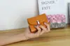 Carteira Feminina Pequena de Couro de Vaca Camada Superior, Simples e Conveniente, Multicor, com Zíper para Segurar na Mão, Porta Cartões