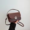 Bolso pequeño cuadrado de estilo extranjero de alta gama 2024 otoño e invierno nuevo moda versátil casual tipo sillín bandolera cruzada para hombro