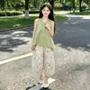 Conjunto de Verão para Meninas 2026 Novo Estiloso Solto Ombro a Ombro Manga Curta Infantil Casual Doce Conjunto de Duas Peças Tendência