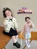 Cardigã de Malha para Meninas Outono 2026 Novo Estilo Casaco Suéter Infantil Estilo Coreano Laço Moda Versátil Blusa Tendência