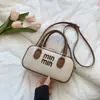 Moda Vintage Bolsa de Boliche Portátil Bolso de Mujer 2025 Nuevo Simple Casual Texturizado Bolso de Hombro Crossbody Bolso Cuadrado Pequeño
